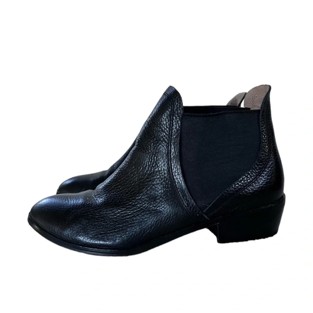 Splendid Black Pebbled Leather Pull On Ankle Boot Size 9.5
